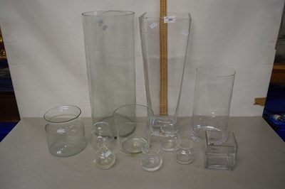 Lot 205 - Mixed lot of various clear glass vases to...