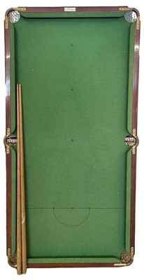 Lot 271 - A vintage Joe Davis table-top Billiard Table...