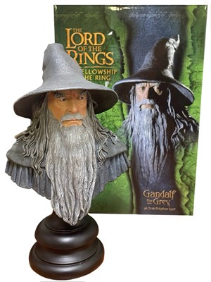 Lot 128 - A Sideshow Weta Lord of the Rings polystone...