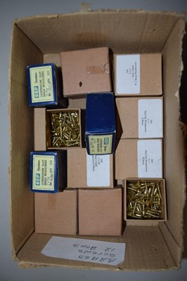 Lot 3 - Quantity of boxed brass screws, various sizes