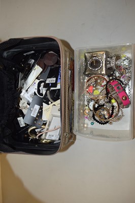 Lot 96 - Case of assorted costume jewellery