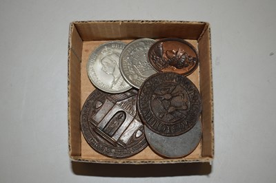 Lot 102 - Box of assorted coinage and commemorative...