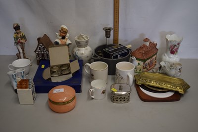 Lot 139 - Mixed Lot: Various assorted vases, ornaments,...