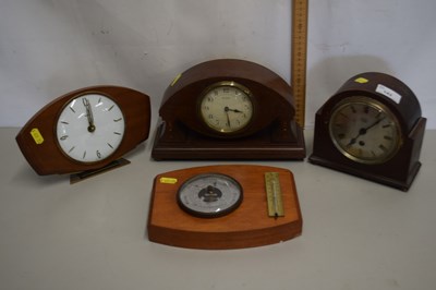 Lot 143 - A group of three various mantel clocks to...