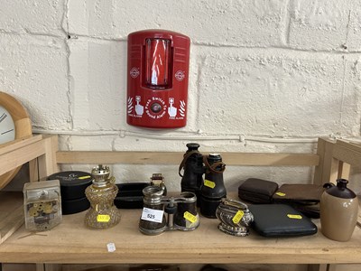 Lot 525 - Mixed Lot: Various travel clocks, binoculars,...