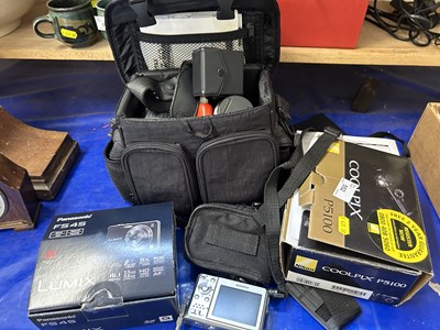 Lot 552 - Mixed Lot: Panasonic Lumix digital camera, a...