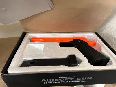 Lot 584 - An Air Soft BB gun