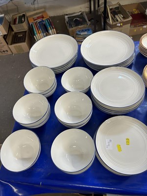 Lot 624 - Quantity of dinner wares, bowls and dinner plates