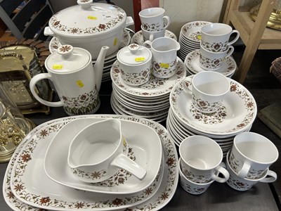 Lot 663 - A collection Noritake Progression china...