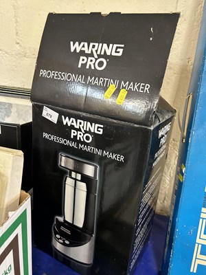 Lot 679 - Boxed Waring Pro professional Martini maker