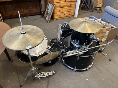 Lot 811 - A Session Pro drum kit