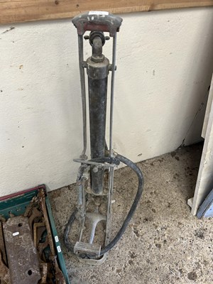 Lot 1014 - Vintage foot pump