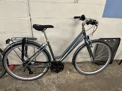 Lot 1069 - A Raleigh Pioneer push bike