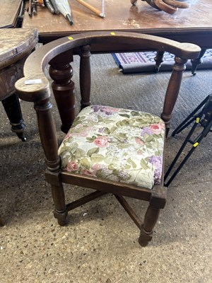 Lot 326 - An oak and elm bow back corner chair