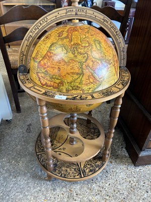 Lot 374 - Retro globe shaped drinks trolley