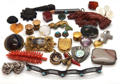 Lot 184 - A box of assorted antique and vintage...