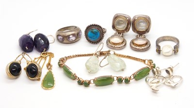 Lot 176 - A mixed lot of jewellery to include amethyst...