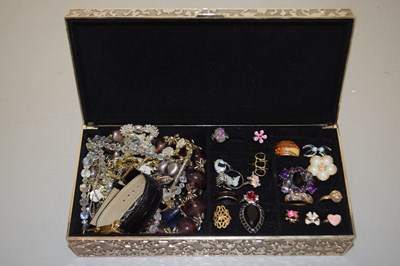 Lot 76 - A case of assorted costume jewellery