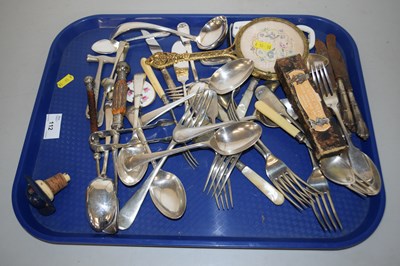 Lot 112 - Mixed Lot: Assorted cutlery and other items