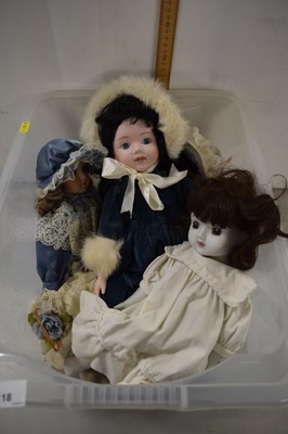 Lot 118 - Box of porcelain headed collectors dolls