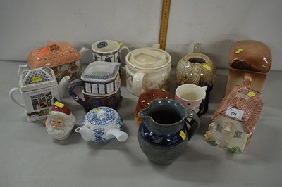 Lot 121 - Mixed Lot: Various novelty teapots