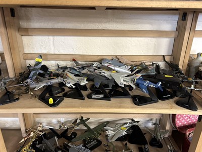 Lot 508 - Quantity of modern model aircraft