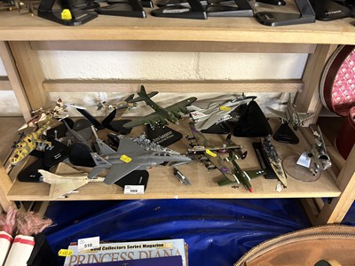 Lot 509 - Quantity of modern model aircraft