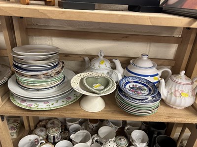 Lot 531 - Mixed Lot: Assorted tea wares and other items