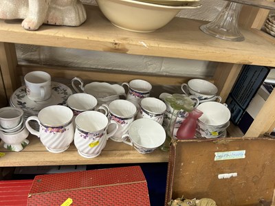 Lot 549 - Quantity of various assorted tea wares