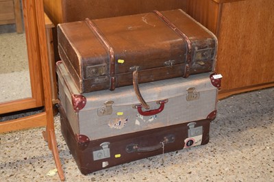 Lot 219 - Group of three vintage suitcases