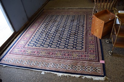 Lot 291 - Modern shallow pile rug 200 x 280cm