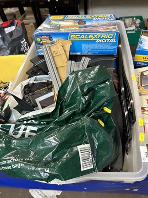 Lot 594 - Mixed Lot: Various Scalextric track and...