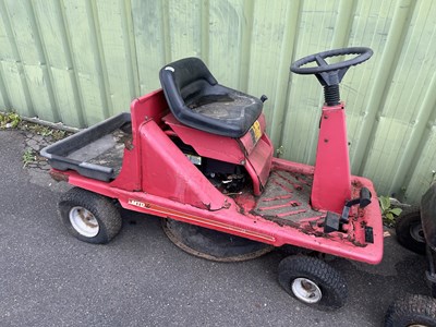 Lot 1060 - An MTd ride on lawnmower