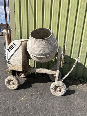 Lot 1064 - Large cement mixer