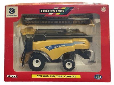 Lot 117 - A boxed Britains 1:32 scale model New Holland...