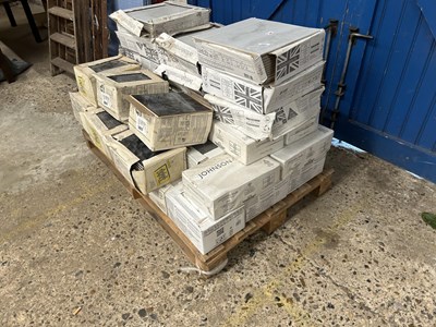 Lot 1067 - Mixed pallet of wall and floor tiles