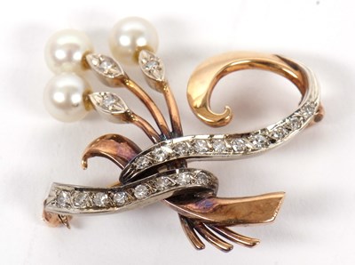 Lot 160 - An early 20th century diamond and pearl brooch,...