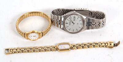 Lot 254 - Three wristwatches to include a gents Seiko SQ,...