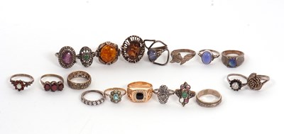 Lot 415 - A quantity of gemset rings: to include emerald,...