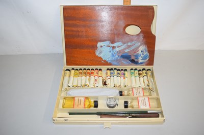 Lot 22 - Winson & Newton artists paint box