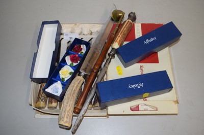 Lot 31 - Mixed Lot: Horn handled cutlery and carving...