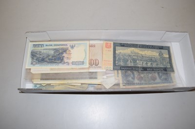 Lot 113 - Quantity of paper money, worldwide