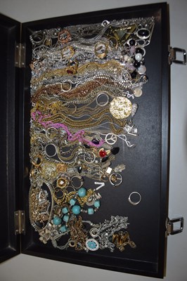 Lot 116 - Mixed Lot: Assorted costume jewellery,...