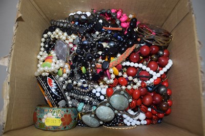 Lot 119 - Box of assorted costume jewellery mainly beads,...