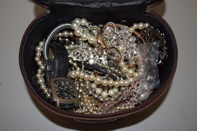 Lot 122 - Jewellery box and a quantity of assorted...