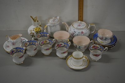 Lot 184 - Quantity of English china including cups and...