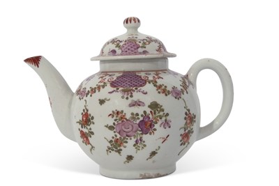 Lot 75 - Lowestoft Teapot c1780