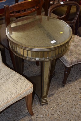 Lot 327 - A round mirrored side table