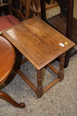 Lot 351 - Rectangular oak side table