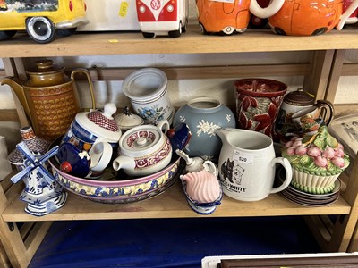 Lot 520 - Mixed Lot: Assorted ceramics and glass